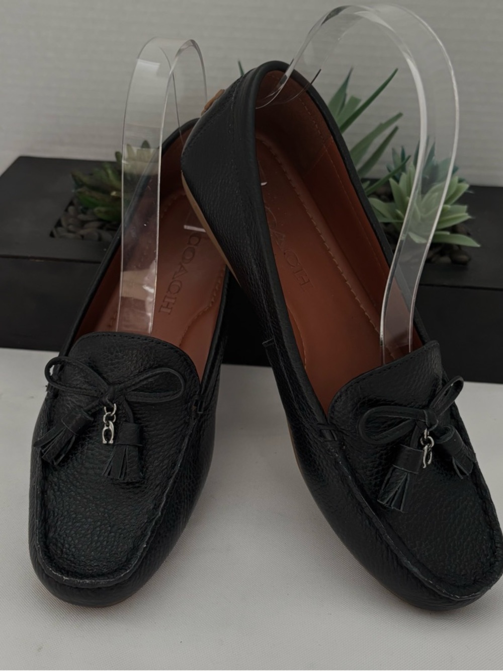 COACH GREENWICH BLACK PEBBLED LEATHER DRIVING LOAFER DECORATIVE “C” LOGO  SZ 5.5 - Picture 2 of 13